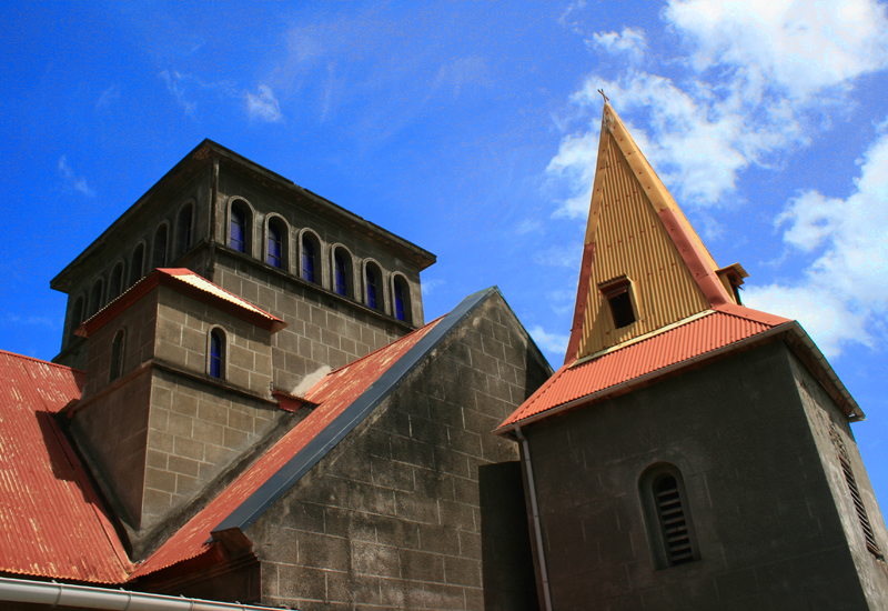 Guadeloupe, Vieux-Habitants, église Saint-Joseph. Transept et clocher de forme carrée